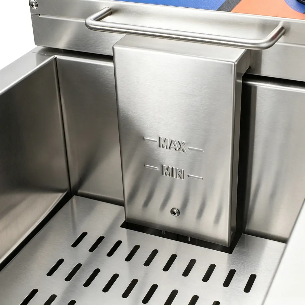 Commercial gas fryer divider plate with min and max oil level markings
