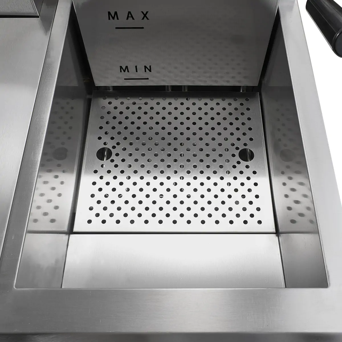 Oil level indicator and crumb separator in EF004-A2 fryer
