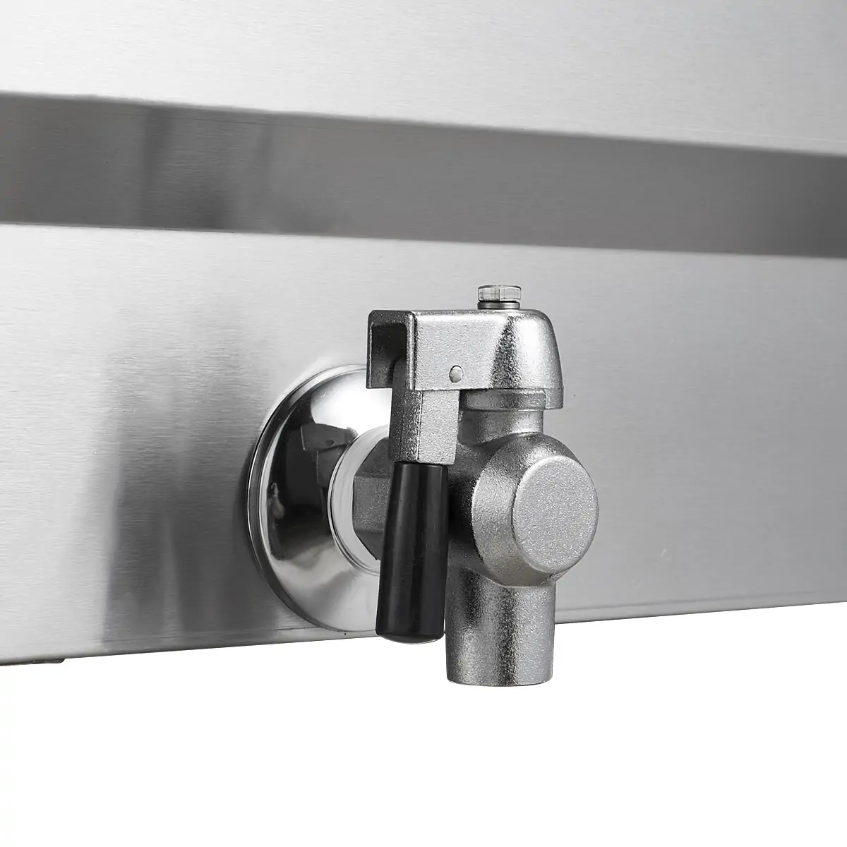 Commercial fryer drain valve for easy oil discharge and cleaning
